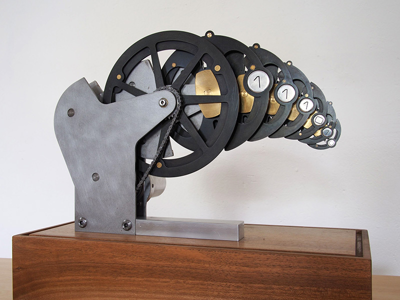 self-similar binary counter using gears